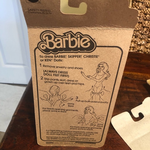 Lot Of VINTAGE BARBIE Clothing - Picture 6 of 7